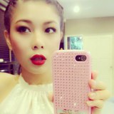 กุ๊บกิ๊บ สาวปากแดง
