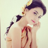 'ใหม่ ดาวิกา' ใน ชุดไทย
