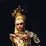 พิธีไหว้ครูบริษัทม่านแก้ว โปรดักชั่นสิปาน คอลเลคชั่น