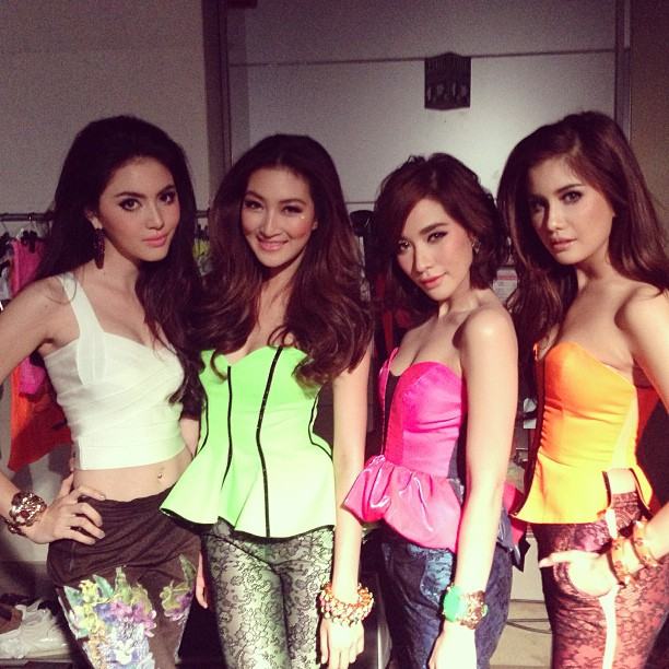 แช่บเวอร์ แฟชั่น นิสต้า f&f สนั่น บนรันเวย์ ปู พลอย แพนเค้ก