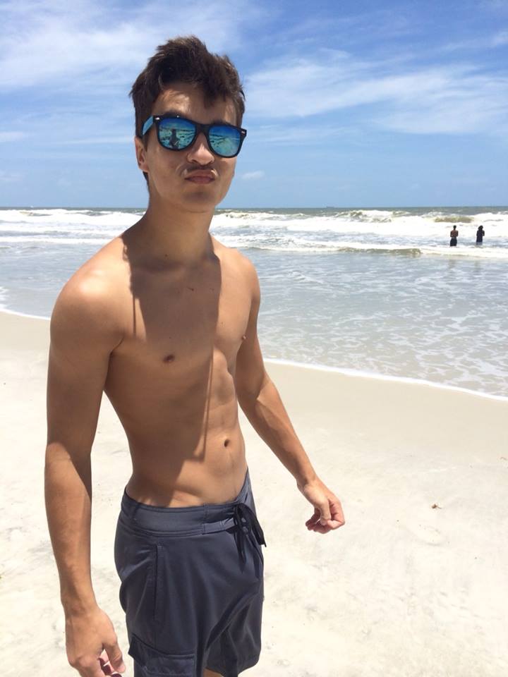 ผู้ชายผลัดกันชม 90 แมนๆ หล่อๆ เล่นกันครับ : 