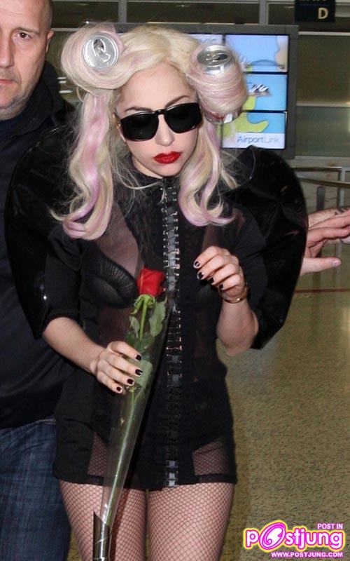 Lady Gaga & Arrives In Sydney